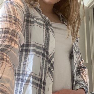 pink, grey, and whites women’s flannel